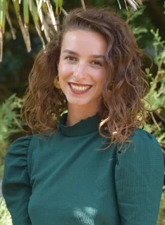 Photo Portrait de Axelle Dion, pratiquante Ostéopathe au cabinet de Steffie Payraudeau